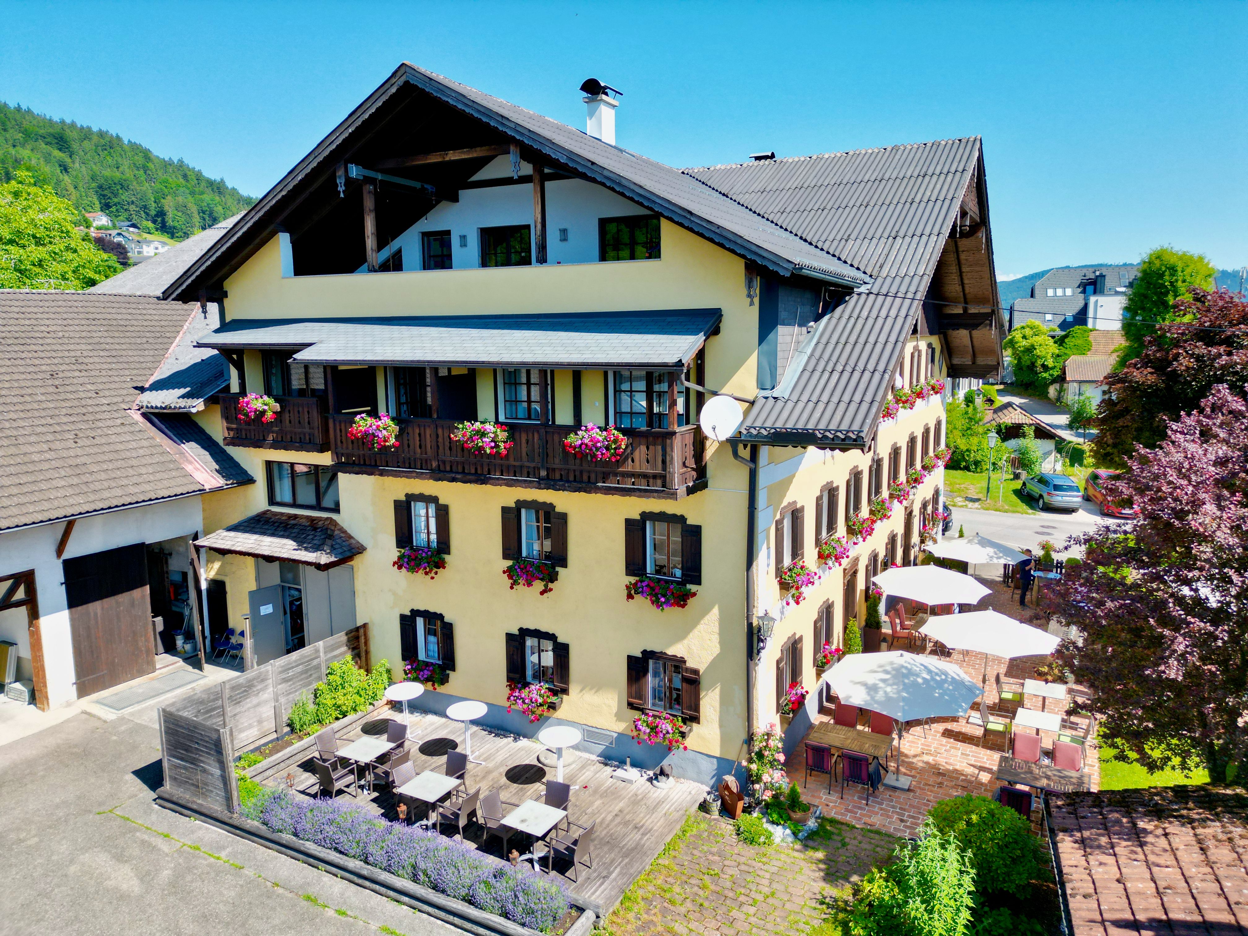 Hotel Lexenhof Drohnenaufnahme von Terrasse