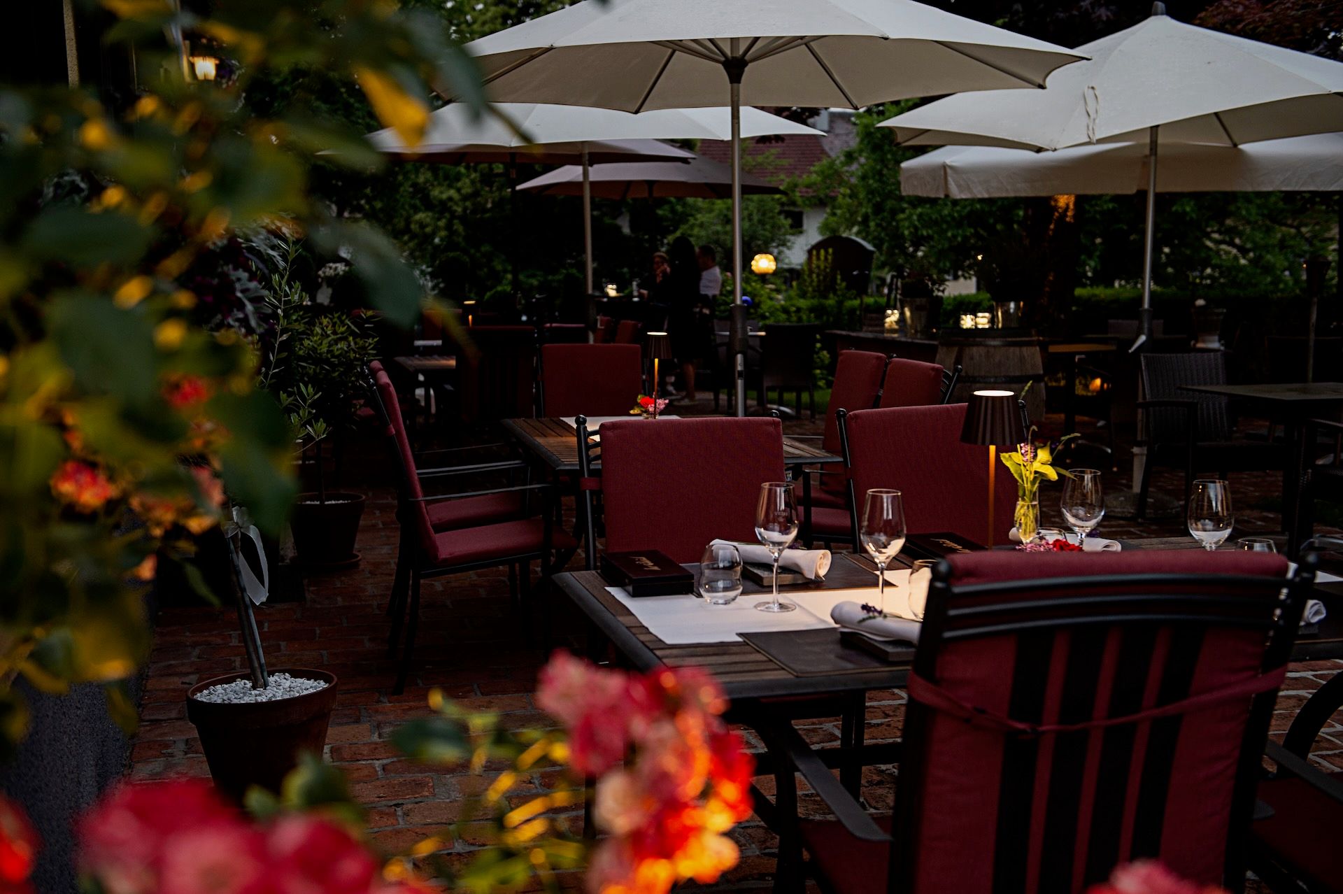 1er Beisl Außenbereich Tisch